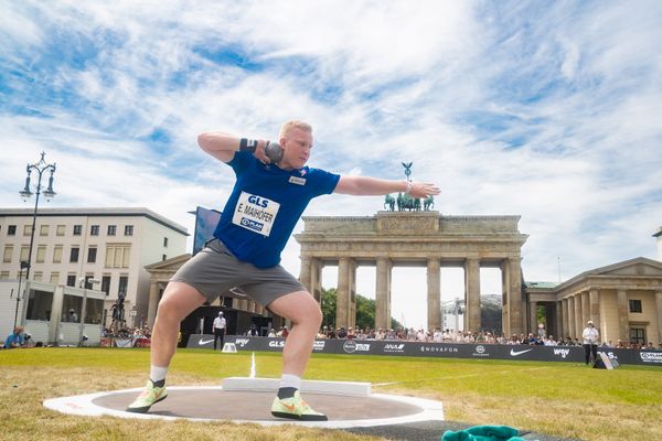 Eric Maihoefer (VfL Sindelfingen) beim Kugelstossen waehrend der deutschen Leichtathletik-Meisterschaften auf dem Pariser Platz am 24.06.2022 in Berlin